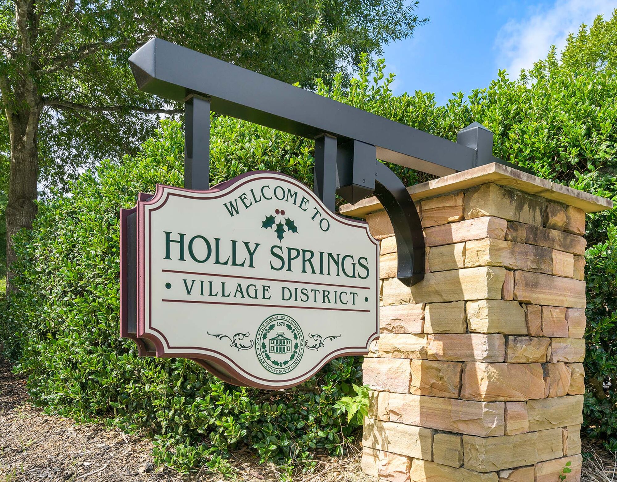 Holly Springs Monument 