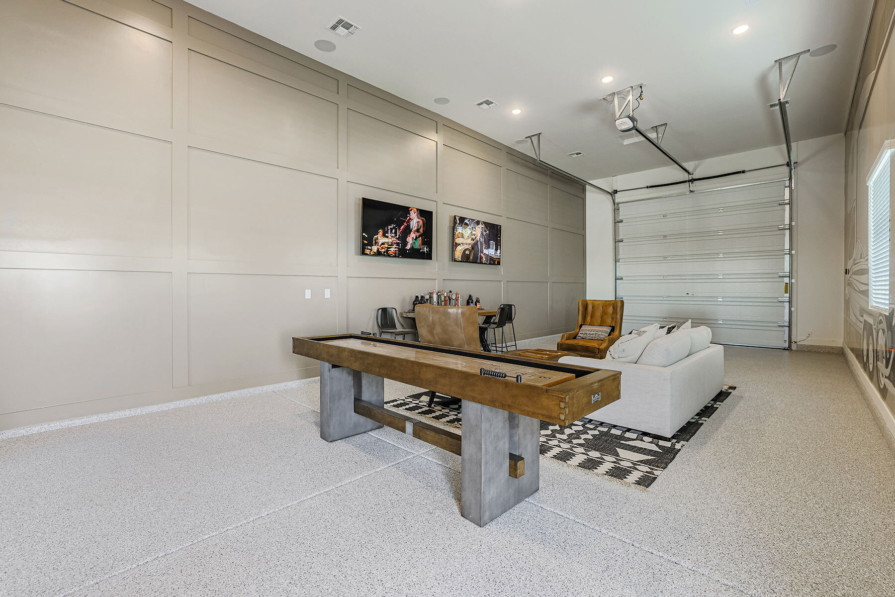 RV Garage - Phoenix Model