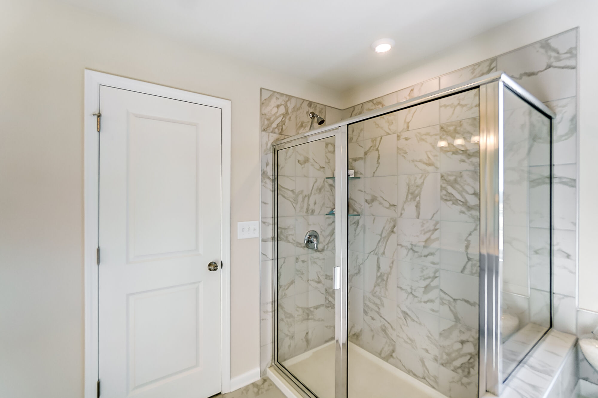 Photo representation of the Shenandoah plan. Colors, finishes and options will vary.