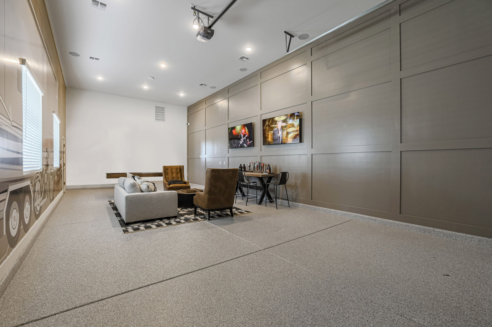 RV Garage (alt view)