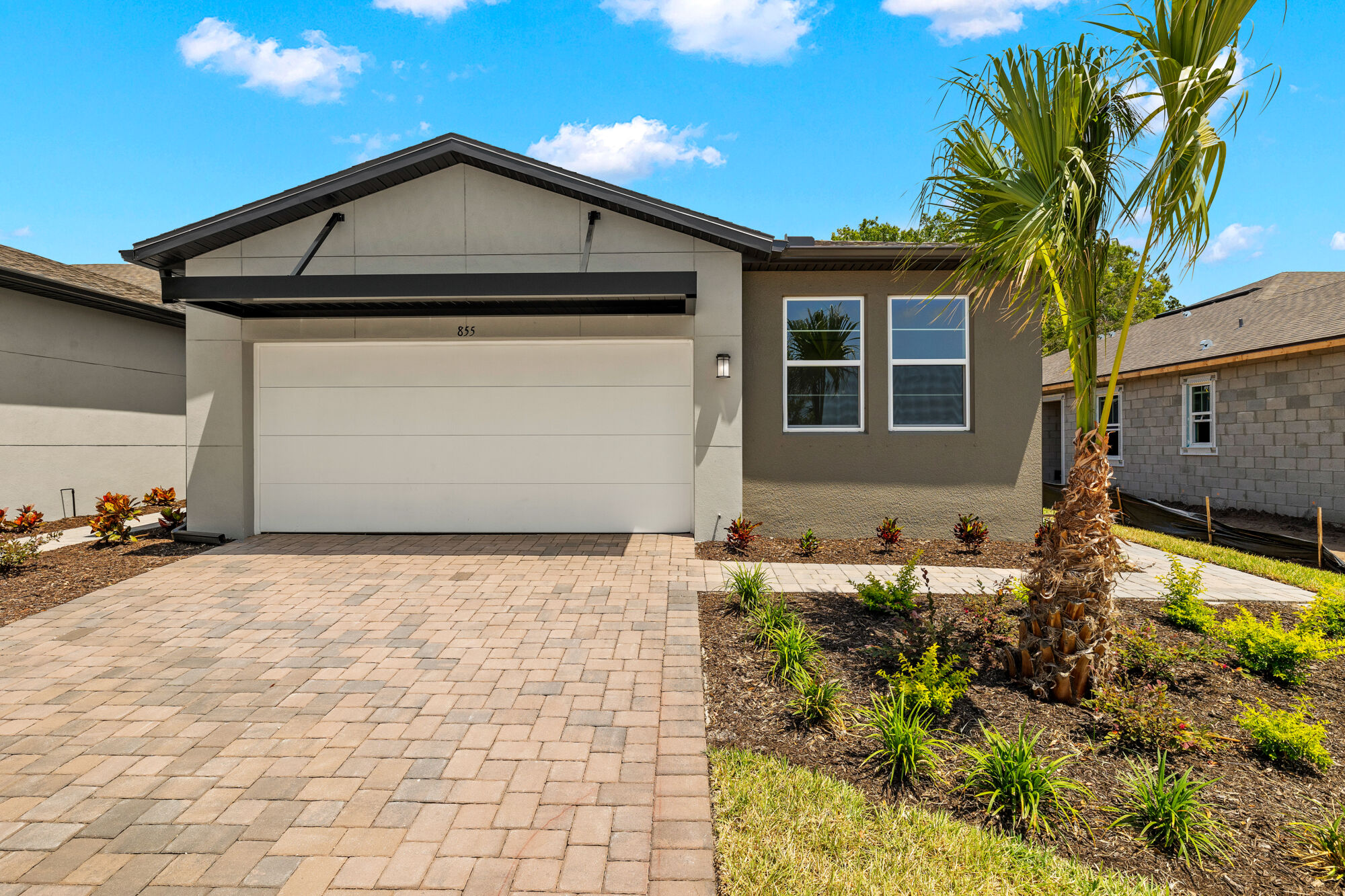 End unit villa with 3 bedrooms, study, 2 baths, 2-car garage. open concept plan, owners bath with shower, walk-in closet, dual sink raised vanity and linen closet. Breakfast bar on island in kitchen, 