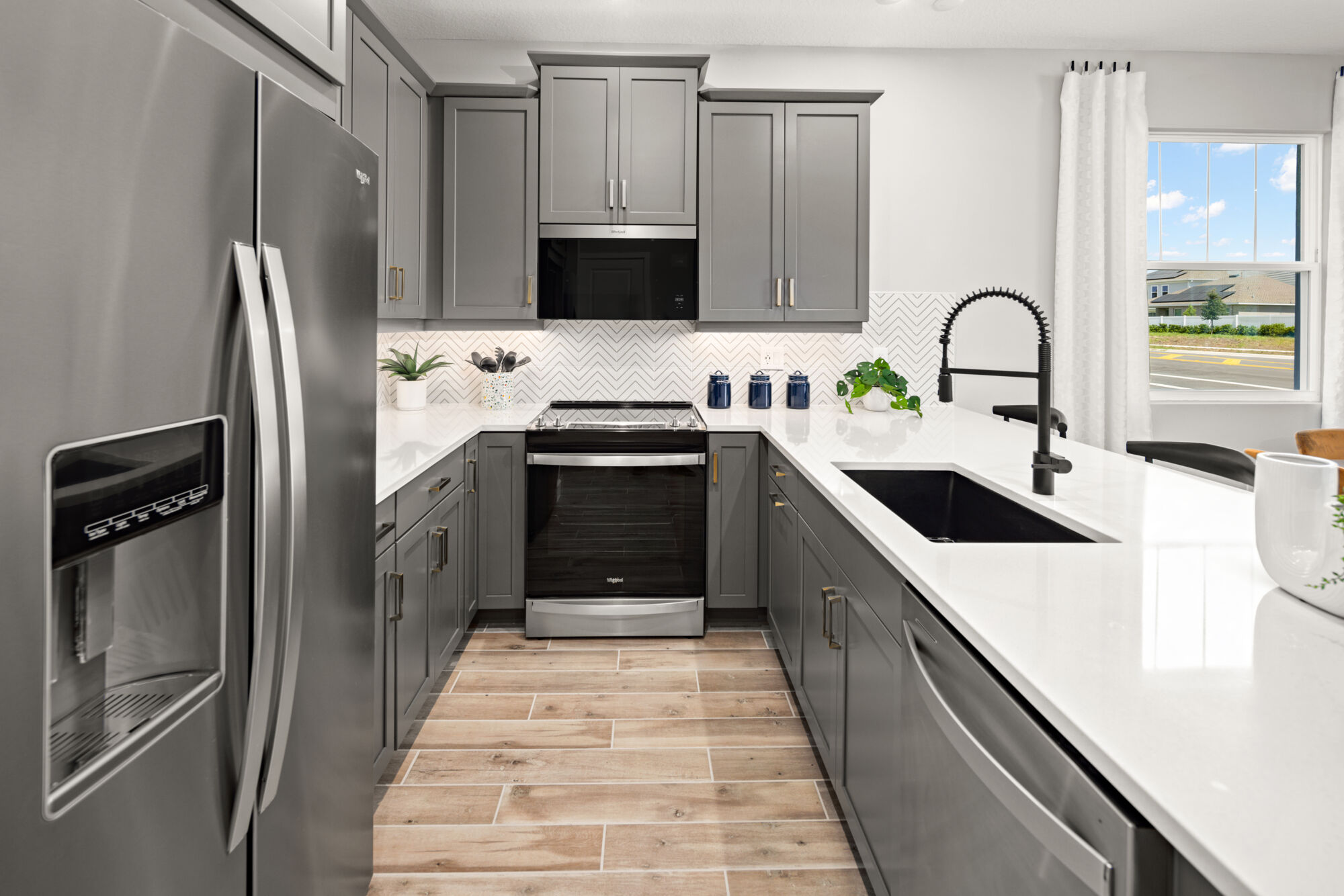 MODEL PHOTOGRAPHY - Kitchen