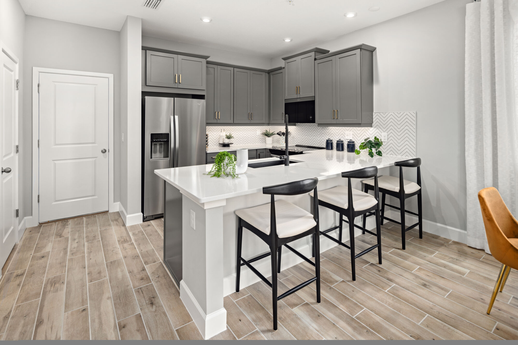 MODEL PHOTOGRAPHY - Kitchen