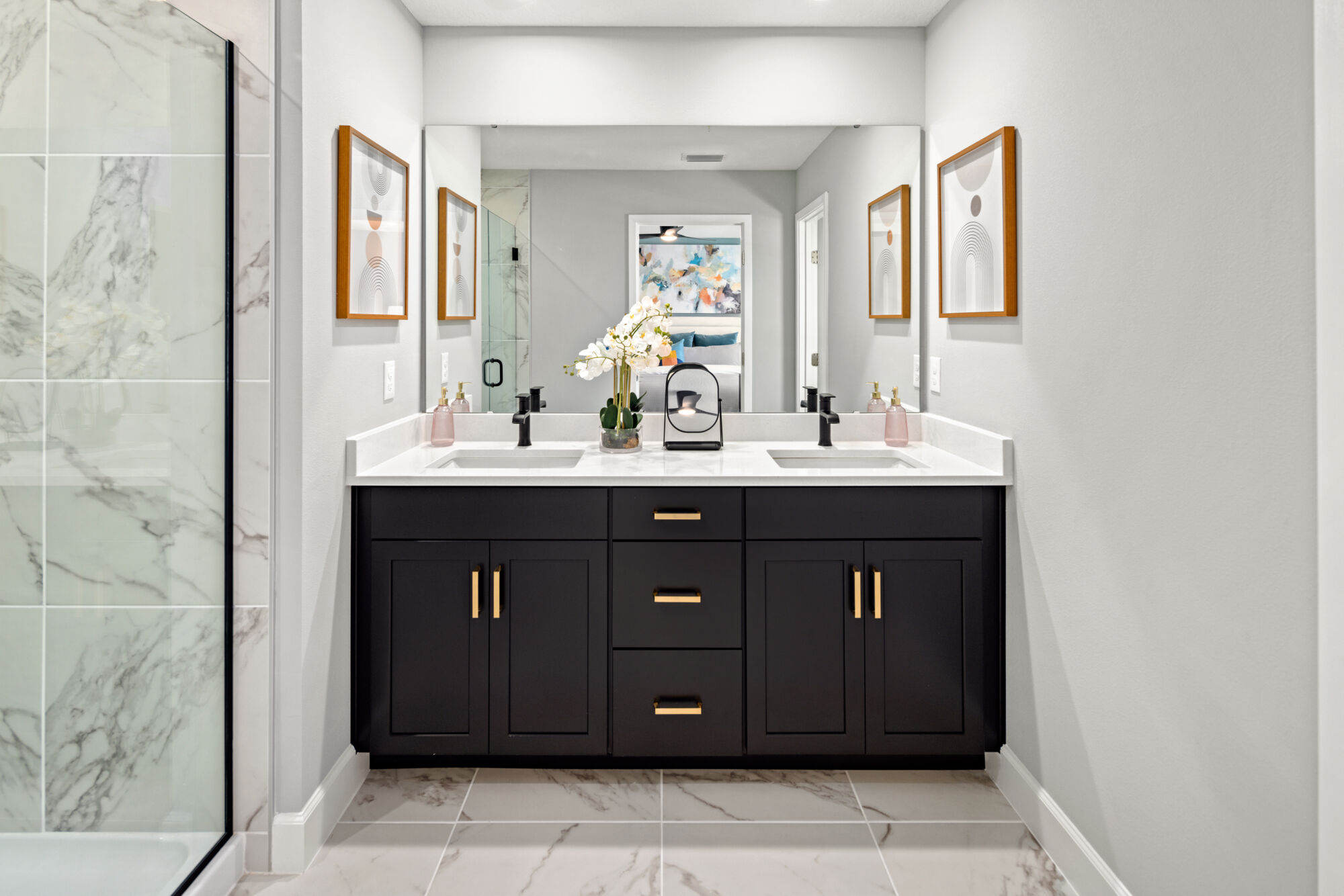 MODEL PHOTOGRAPHY - Owner's Bathroom