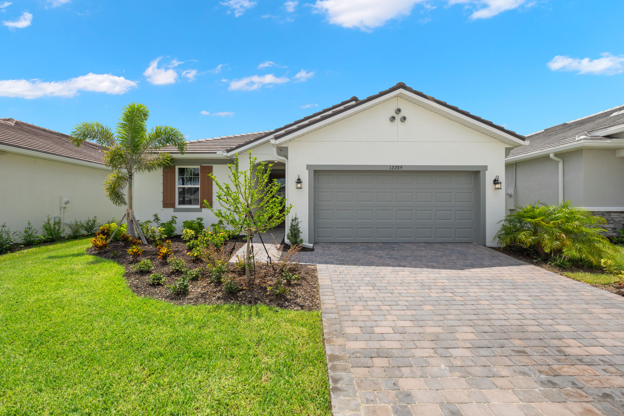 single story, 3 bedrooms, 2 bathrooms, powder room, flex room, open concept plan, breakfast bar can seat up to 7, pantry, walk-in closet in owners suite, bedrooms 2 and 3 share a full hall bath, 2-car garage, flex room has a walk-in closet