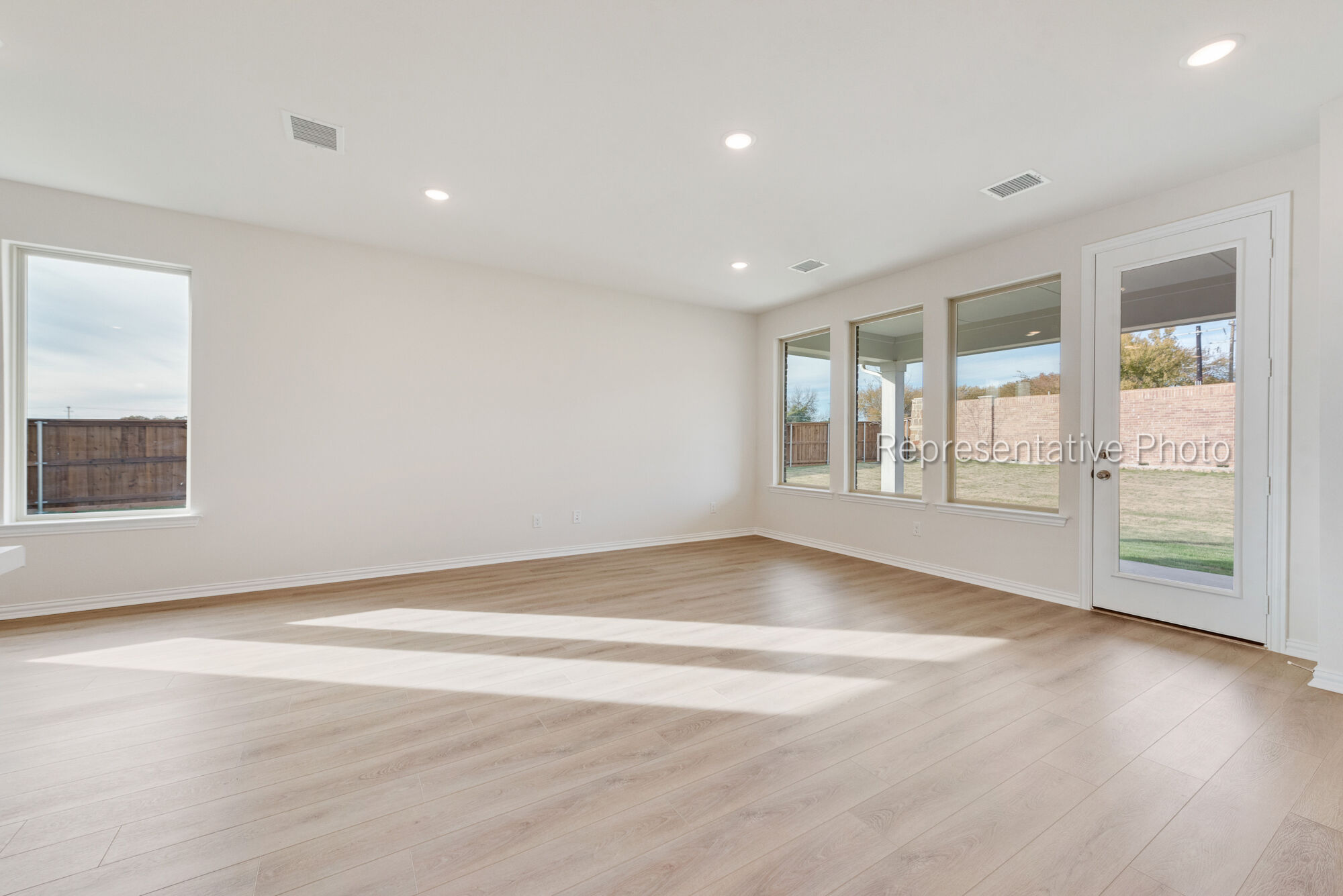 Photo representation of the Bonhill plan. Colors, finishes and options will vary.