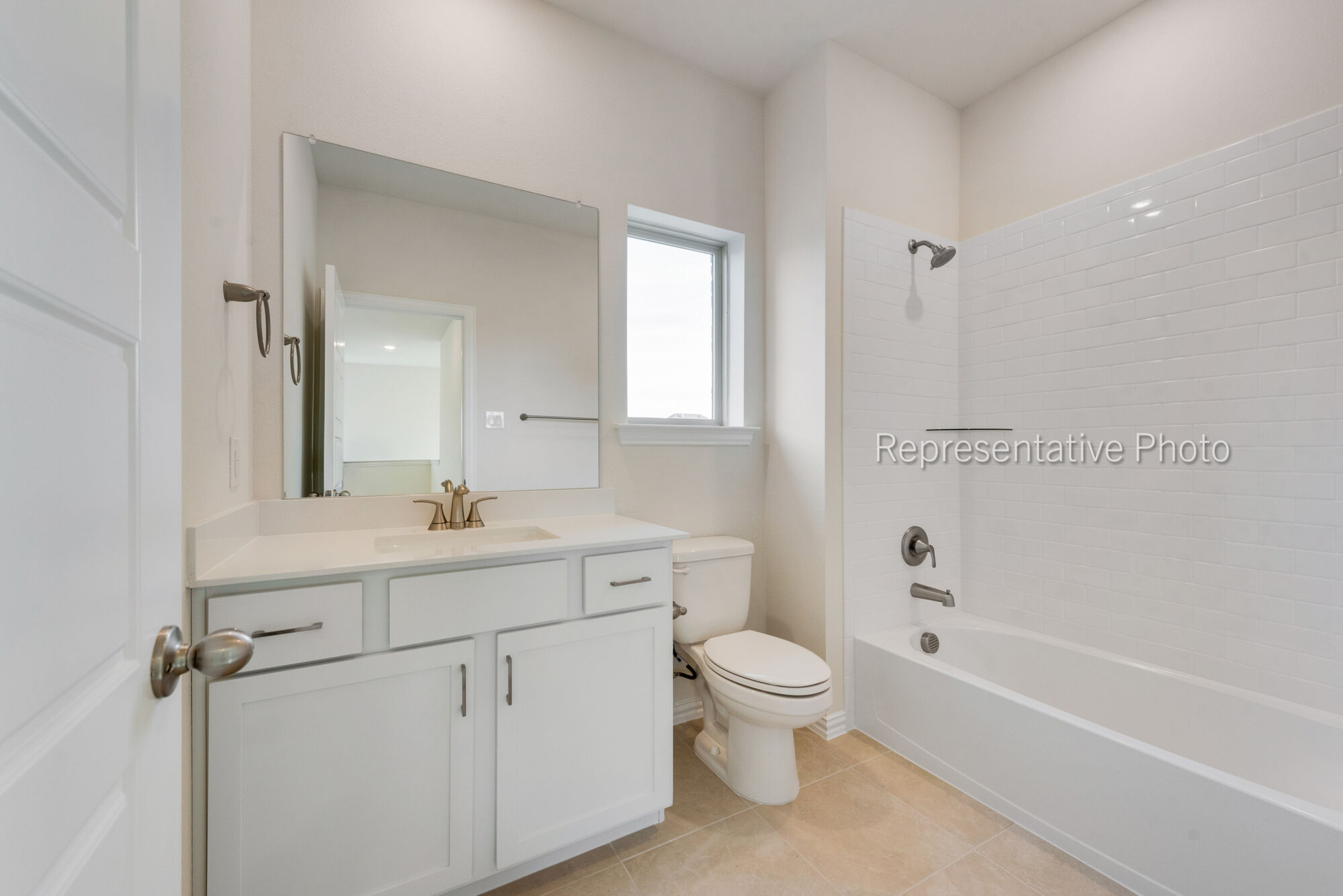 Photo representation of the Bonhill plan. Colors, finishes and options will vary.