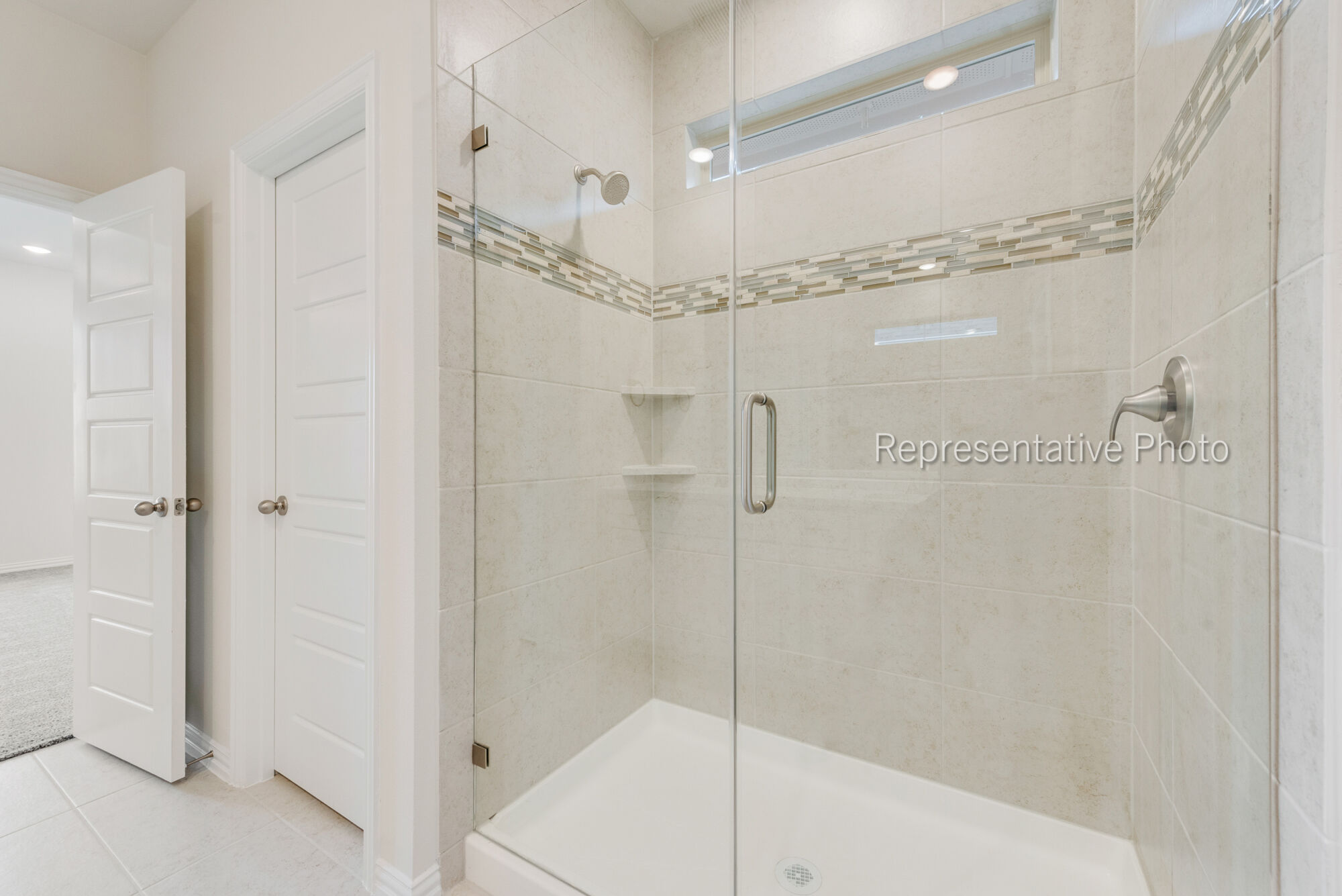 Photo representation of the Bonhill plan. Colors, finishes and options will vary.