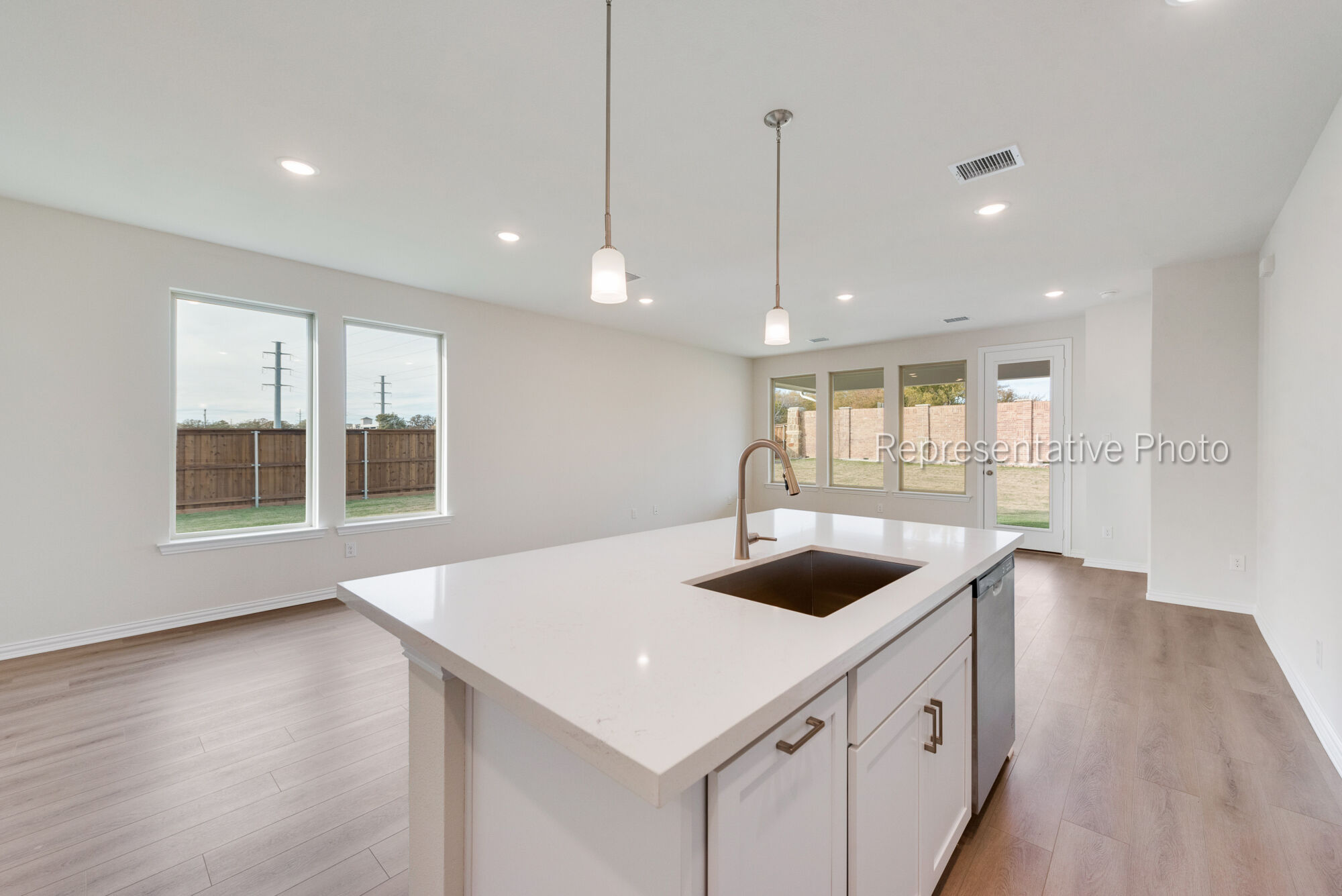 Photo representation of the Bonhill plan. Colors, finishes and options will vary.