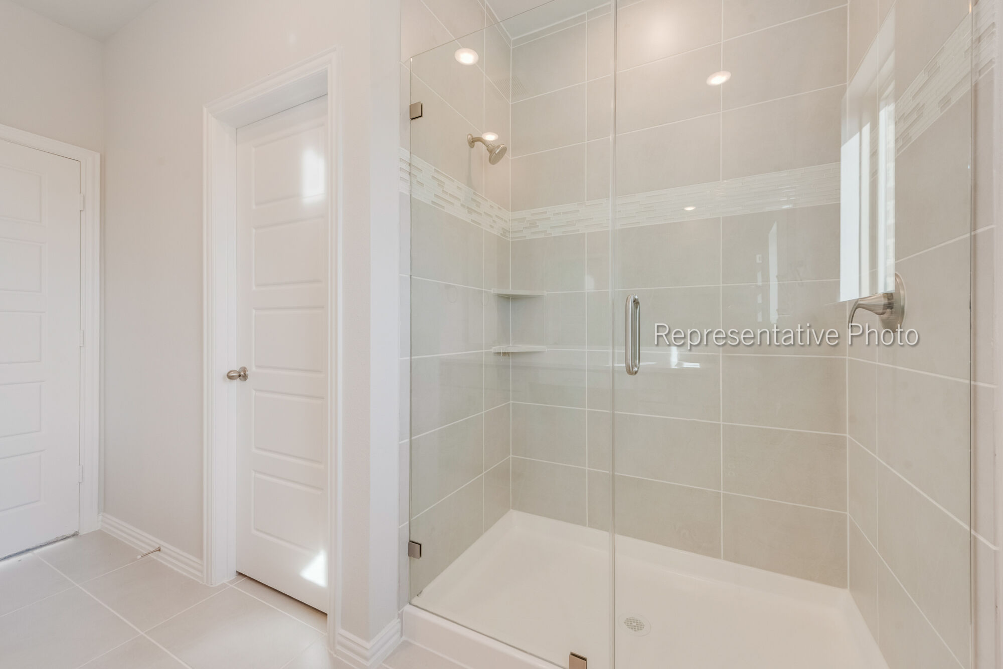 Photo representation of the Gifford plan. Colors, finishes and options will vary.